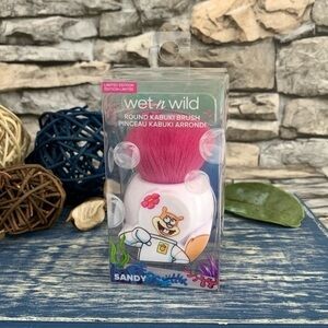 SpongeBob x Wet n Wild Collab Nautical Nonsense Sandy Cheeks Round Kabuki Brush